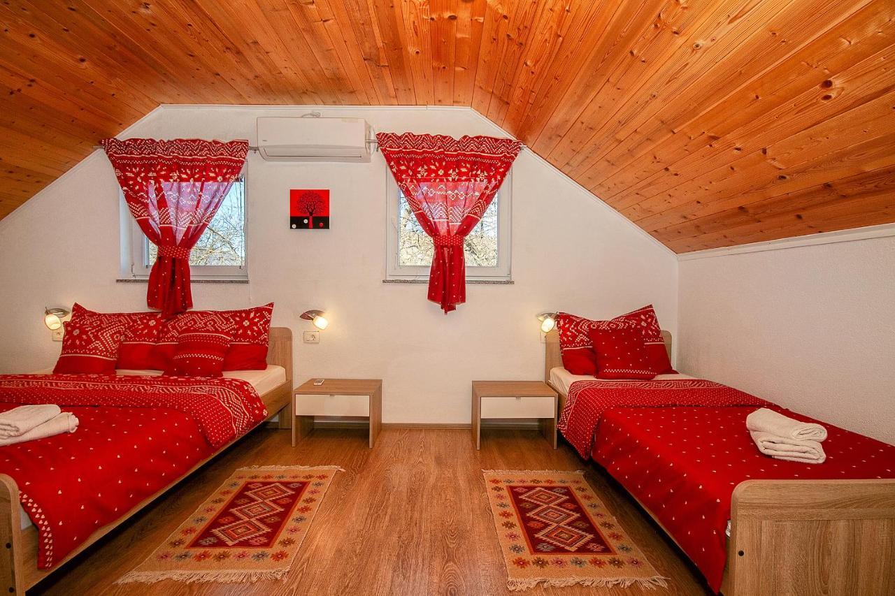 Apartment Ilija Rakovica Bagian luar foto